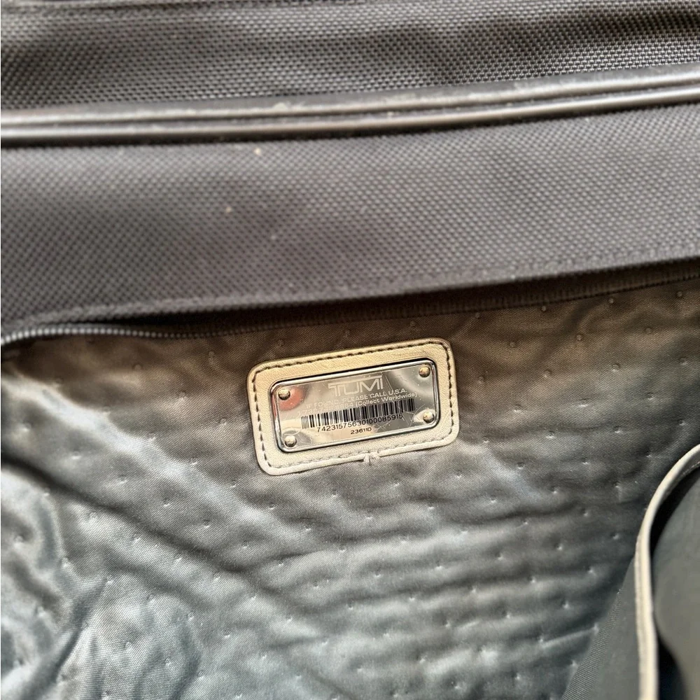 Vintage TUMI Innovation 17